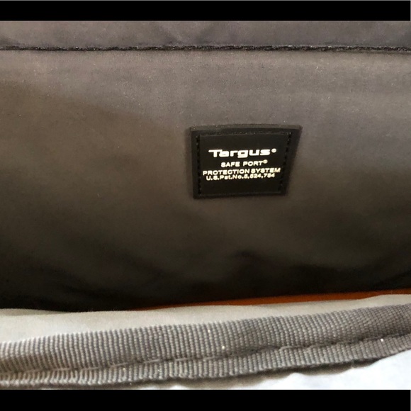 Targus Laptop Bag - Picture 3 of 8